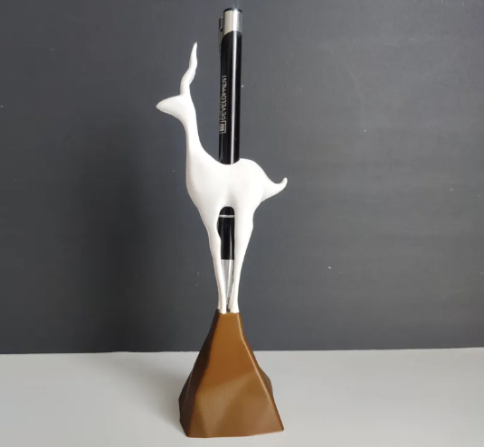 LayerStory “Antelope Rise” Desk Organizer – Sculptural Pen Holder