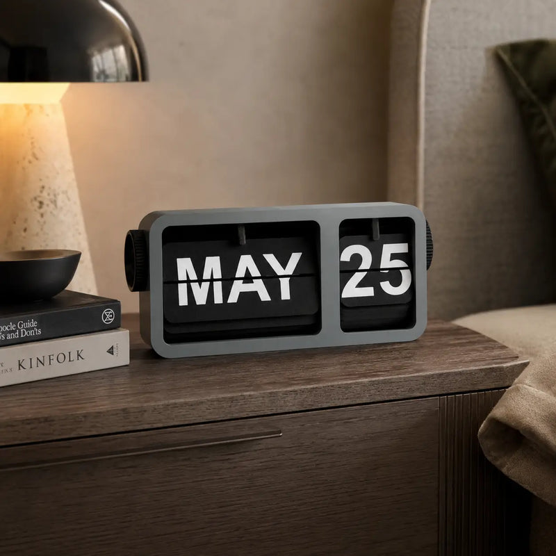 FlipFrame Desk Calendar